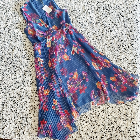NWT ANTHROPOLOGIE Flowy Floral Dress - Picture 3 of 10
